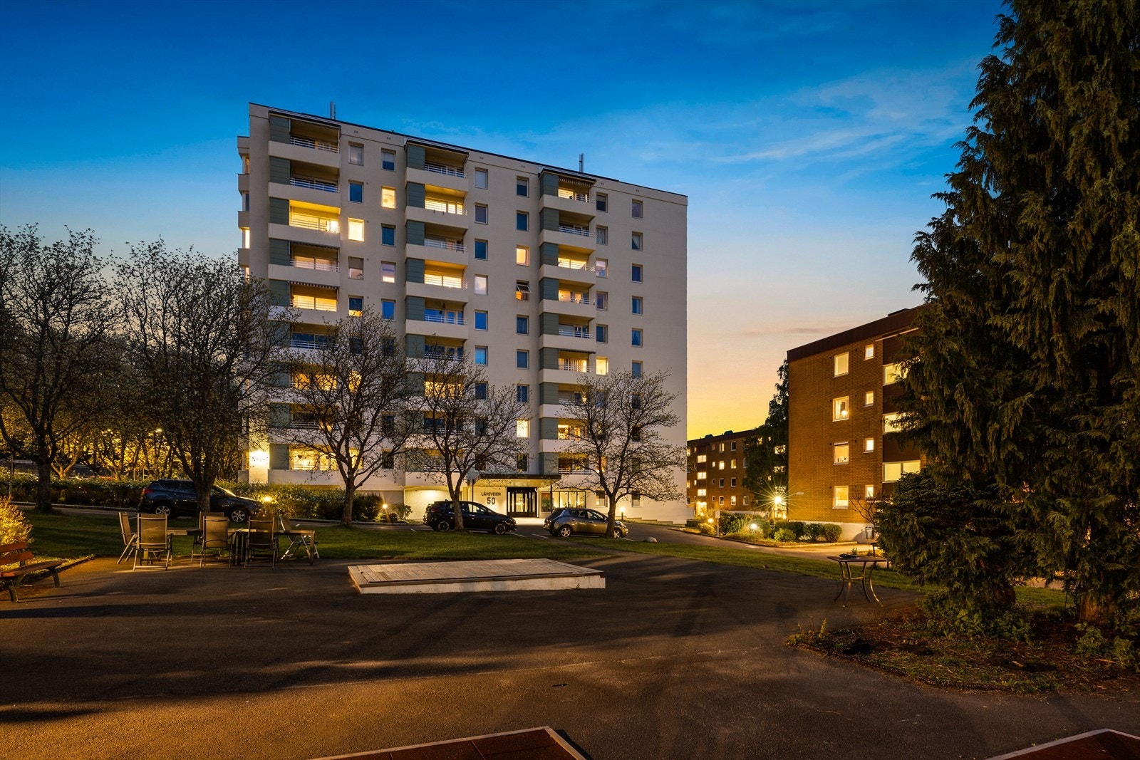 Leiligheten har en attraktiv plassering på Skøyenåsen/Oppsal med kort vei til alle servicetilbud, 5 min gange til T-bane og turmuligheter i flotte Østmarka. Galleribilde