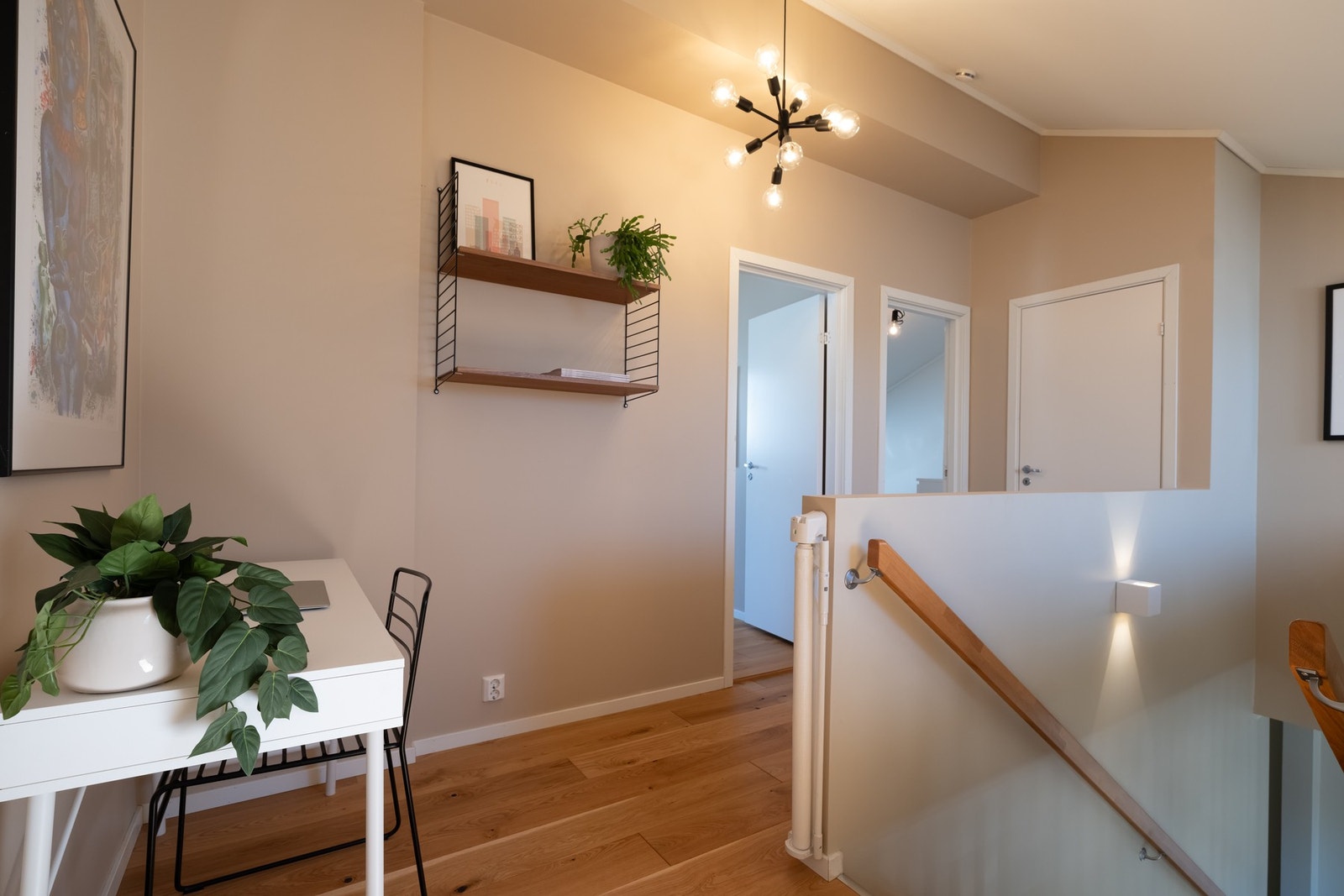 Her er det fint med plass for oppbevaringsmøblement, skjenk eller annet. Galleribilde