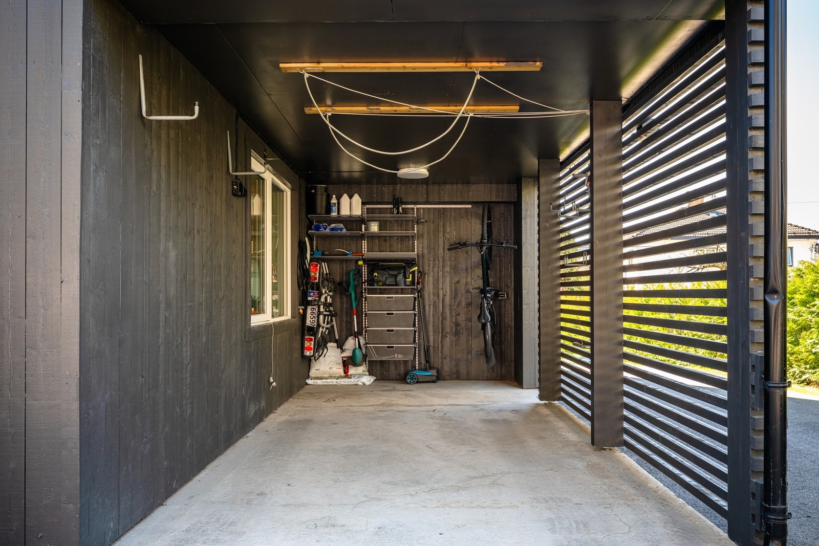 Carporten er på 14 kvm. Galleribilde