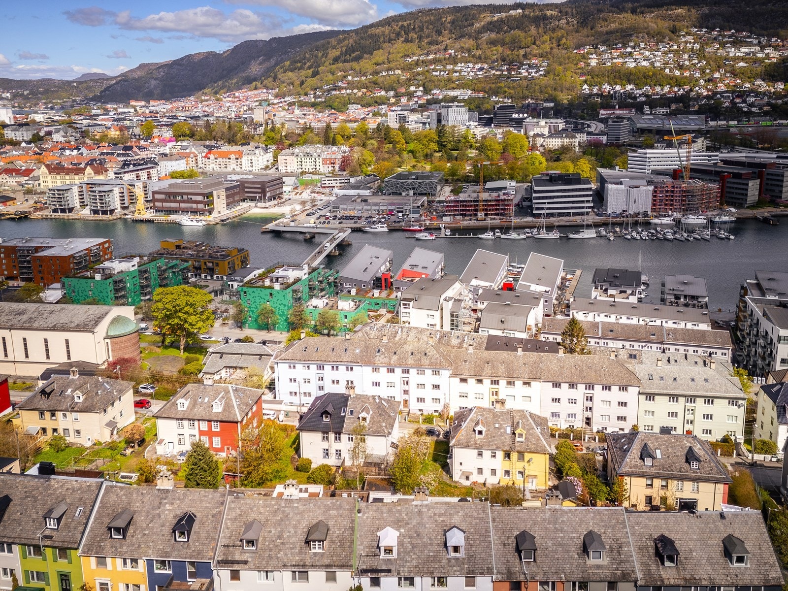 Leiligheten ligger sentralt til med kort vei til BI, UiB og HVL Galleribilde