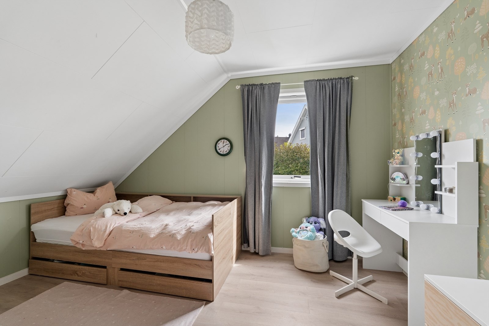 I boligens 2. etasje er det tre soverom med god størrelse. Galleribilde