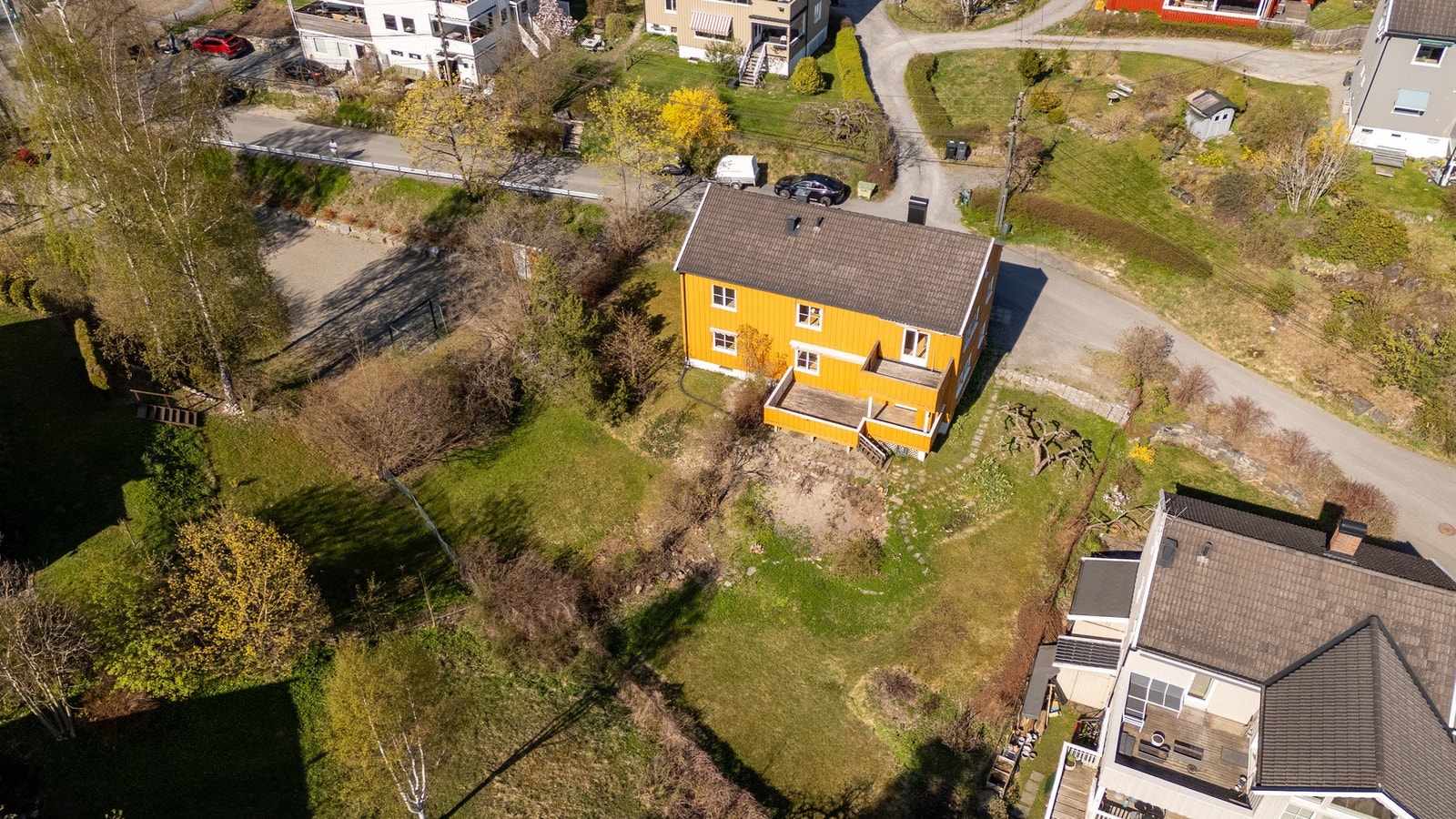 Perfekt for barnefamilier med kort vei til skoler, barnehager og natur. Galleribilde