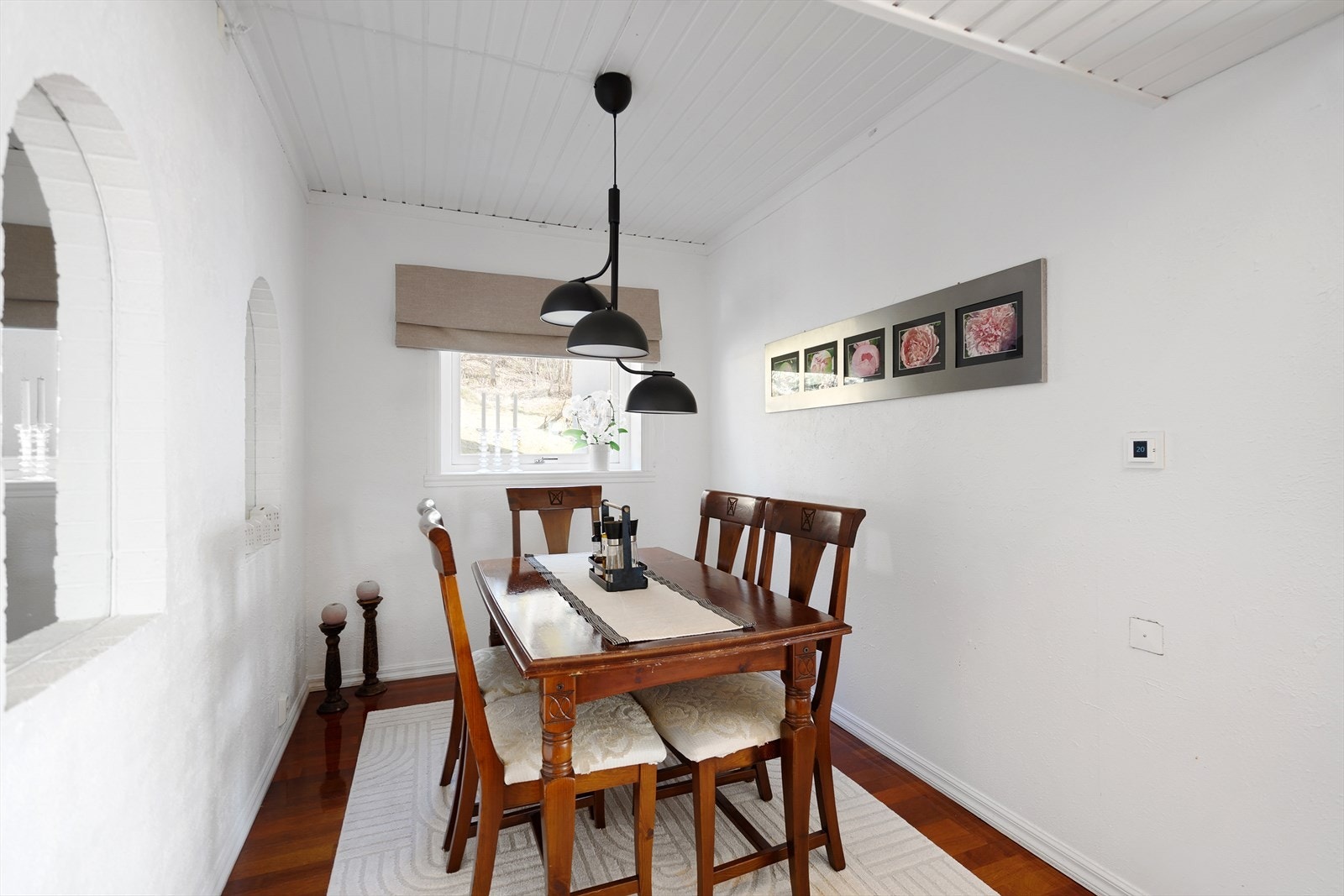 Spisestue (rommet er ikke bruksendret/godkjent til dagens bruk). Galleribilde
