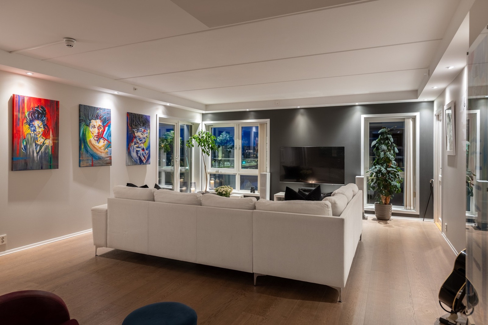 Fra stuen har du direkte utgang til terrassen Galleribilde