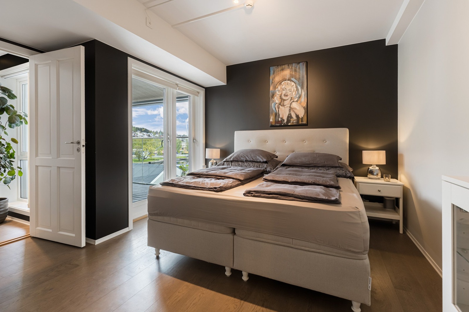 Soverom 1 er utstyrt med egen balkong Galleribilde