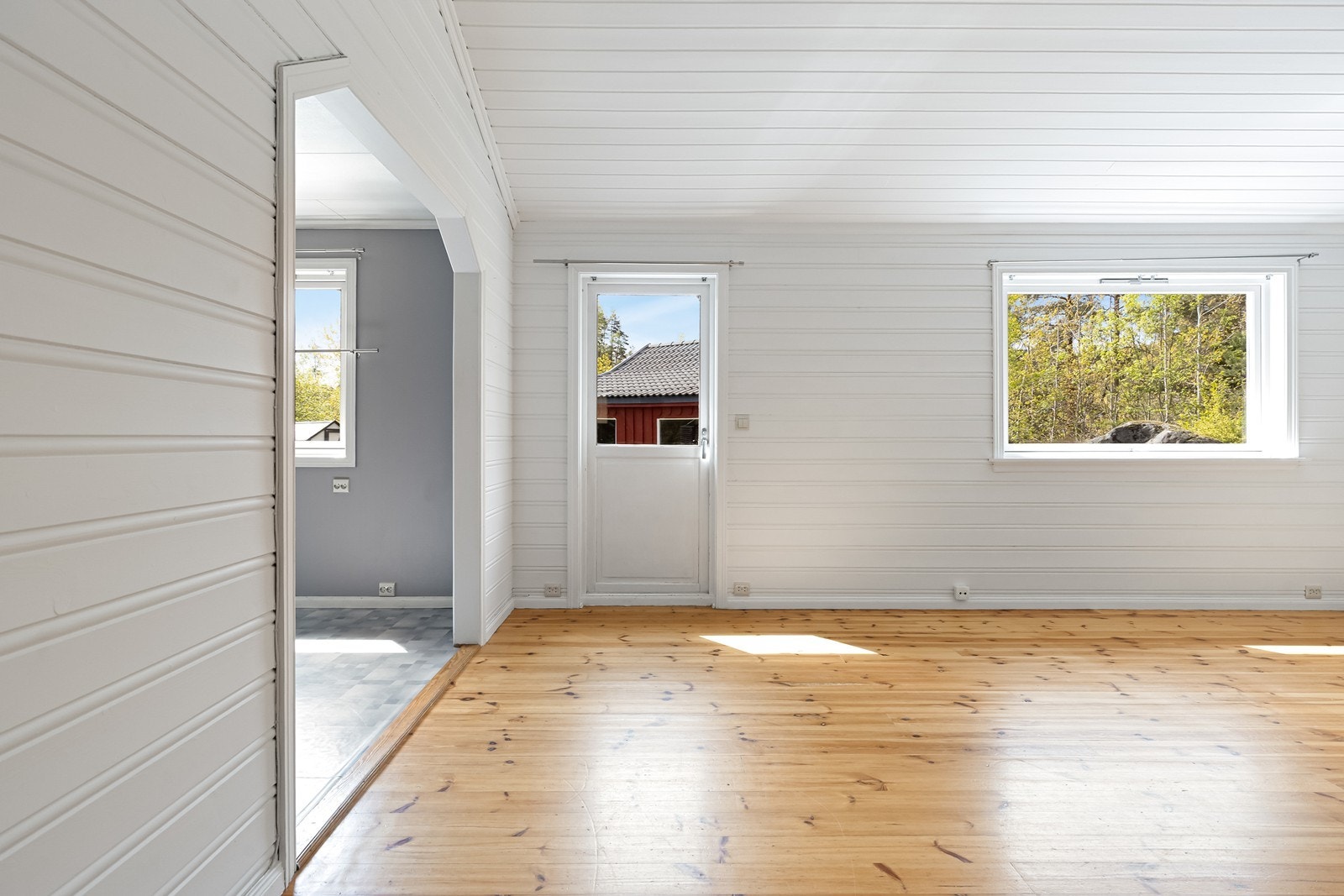 Direkte adgang til veranda fra stue. Galleribilde