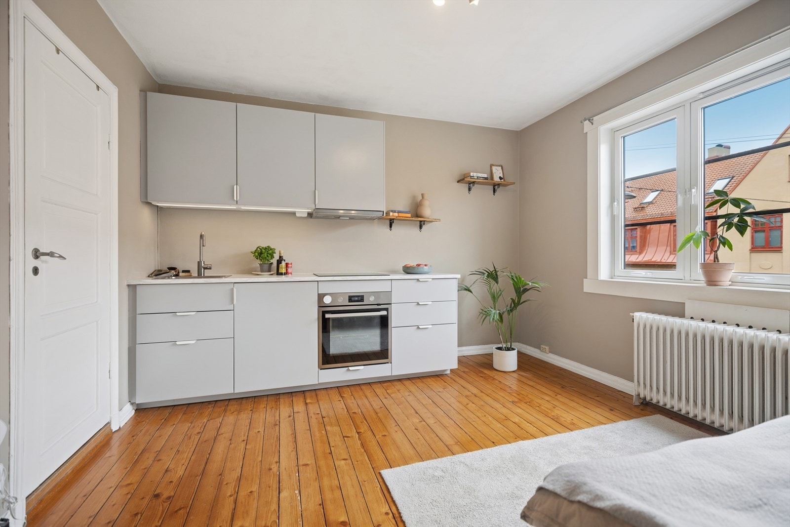 Stine Louise Opstadmo ved DNB Eiendom har gleden av å presentere Marcus Thranes gate 9, en lys og smart utnyttet 1 roms med svært attraktiv beliggenhet mellom Torshov og Grünerløkka.( Foto: Per Oscar, Effekt.) Galleribilde