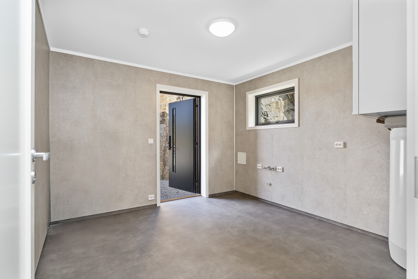 Stort vaskerom med egen inngang Galleribilde