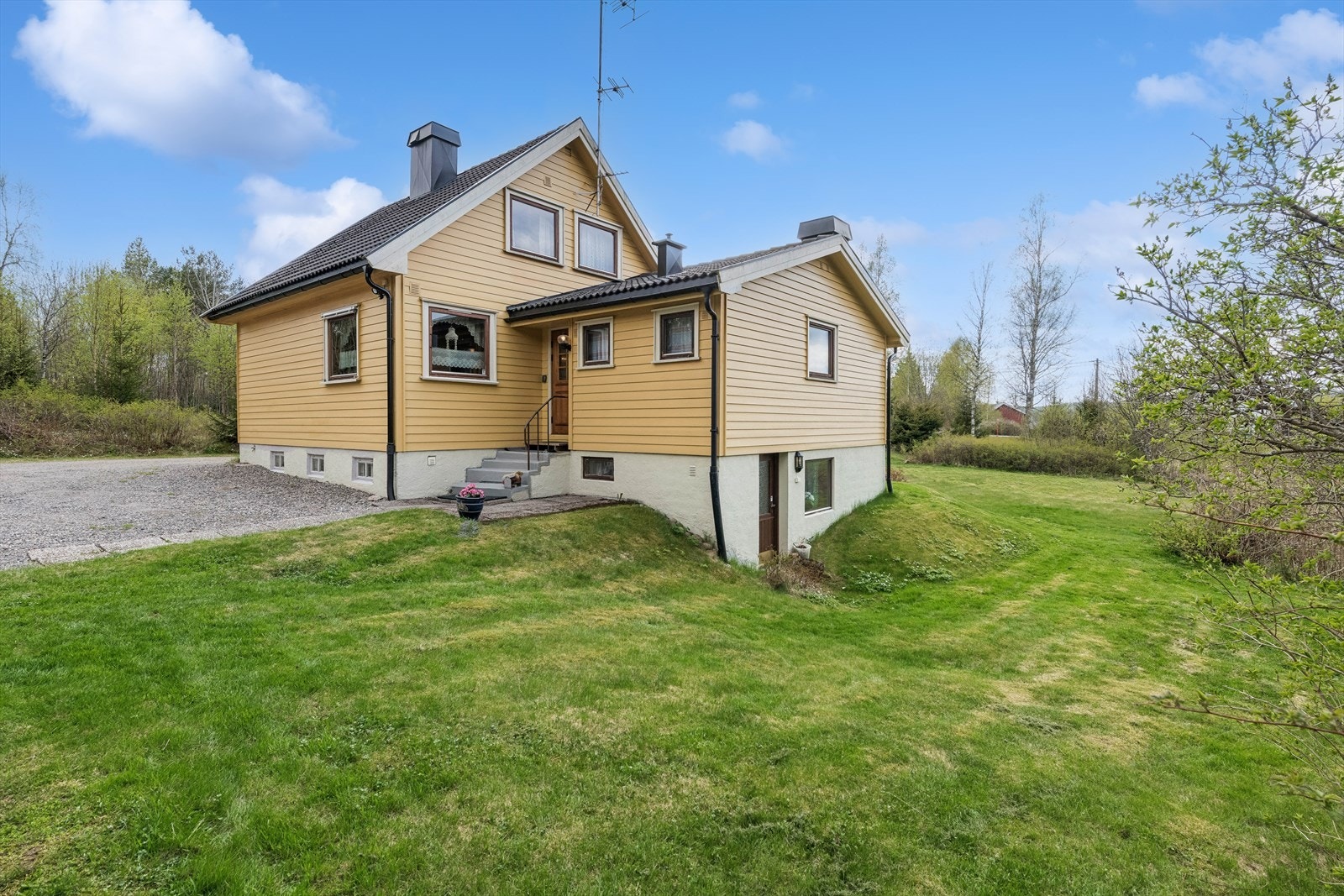 Trivelig og romslig tomt i usjenerte og landlige omgivelser! Galleribilde