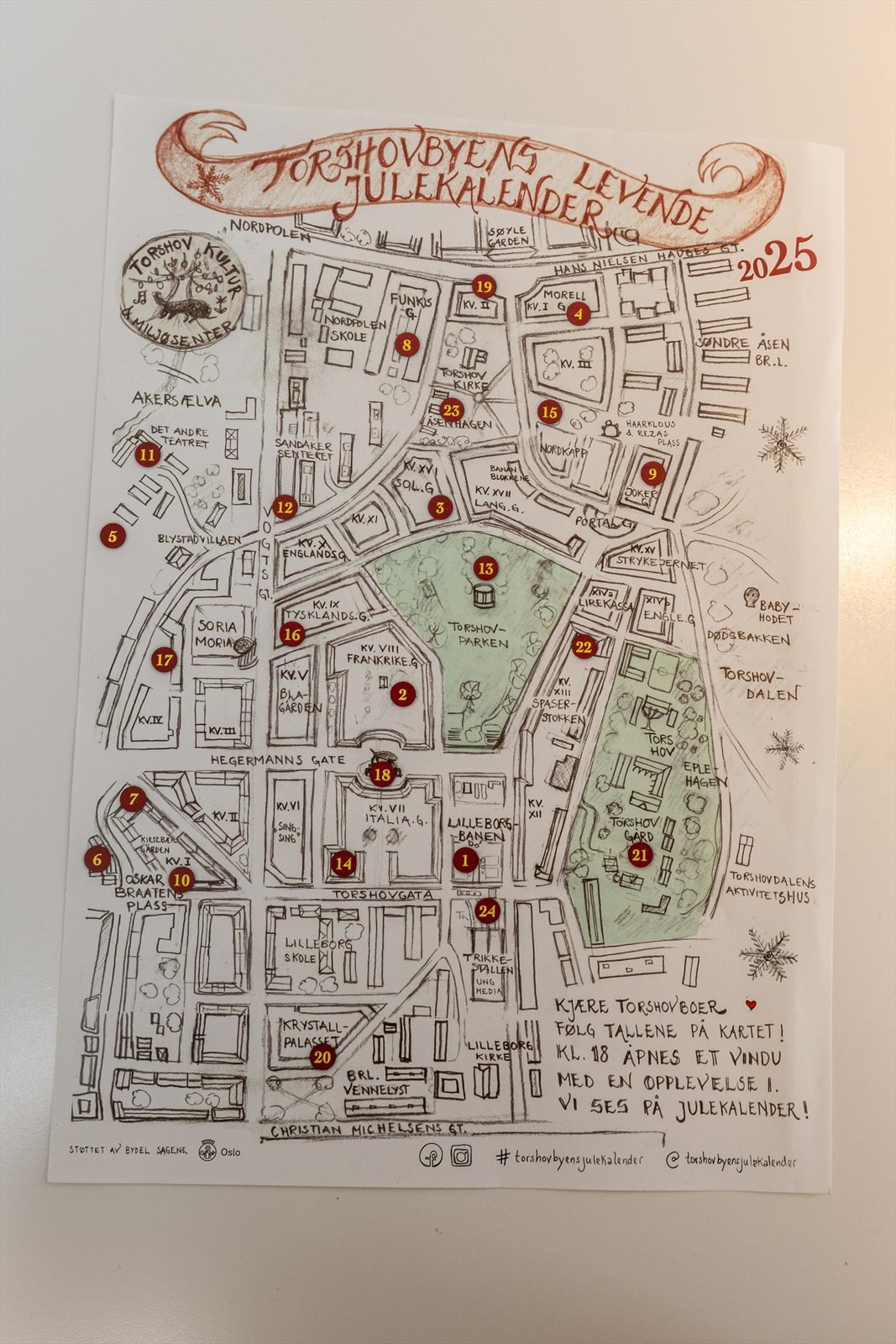 Som beboer på Torshov kan man ta del i den levende julekalenderen i Torshovbyen. I desember åpnes et vindu med en opplevelse rundt om på Torshov. Galleribilde