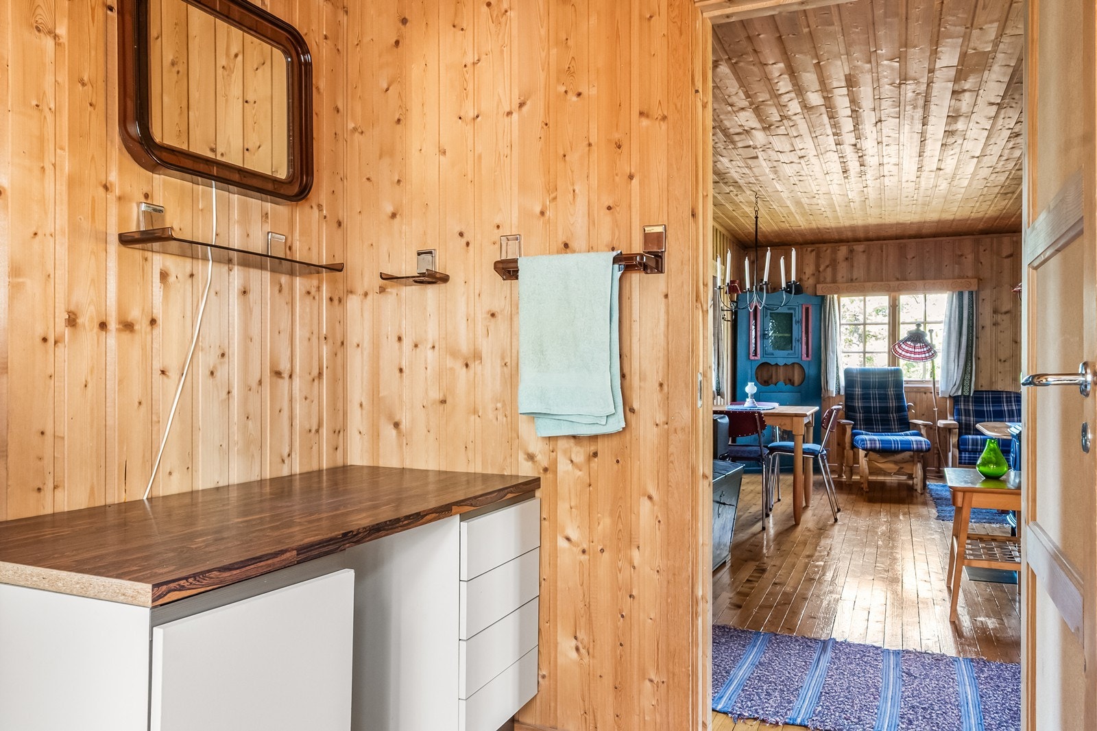 Praktisk rom med oppbevaringsplass. Galleribilde