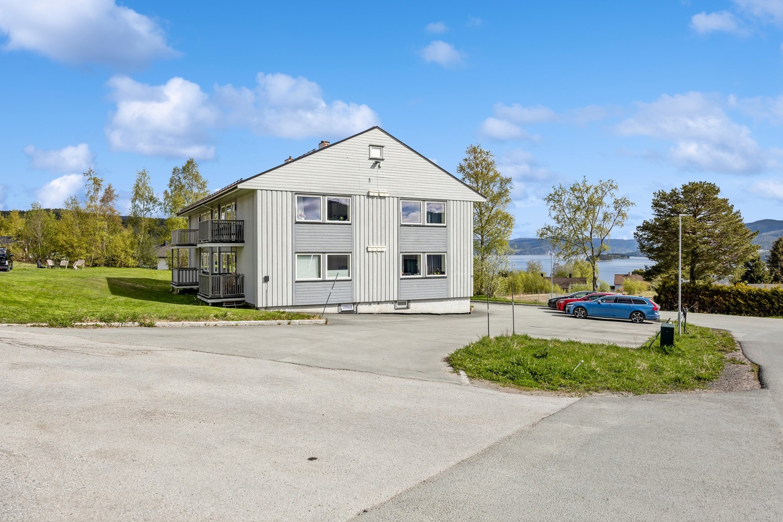 Det er også rikelig med parkeringsmuligheter for gjester like ved Galleribilde