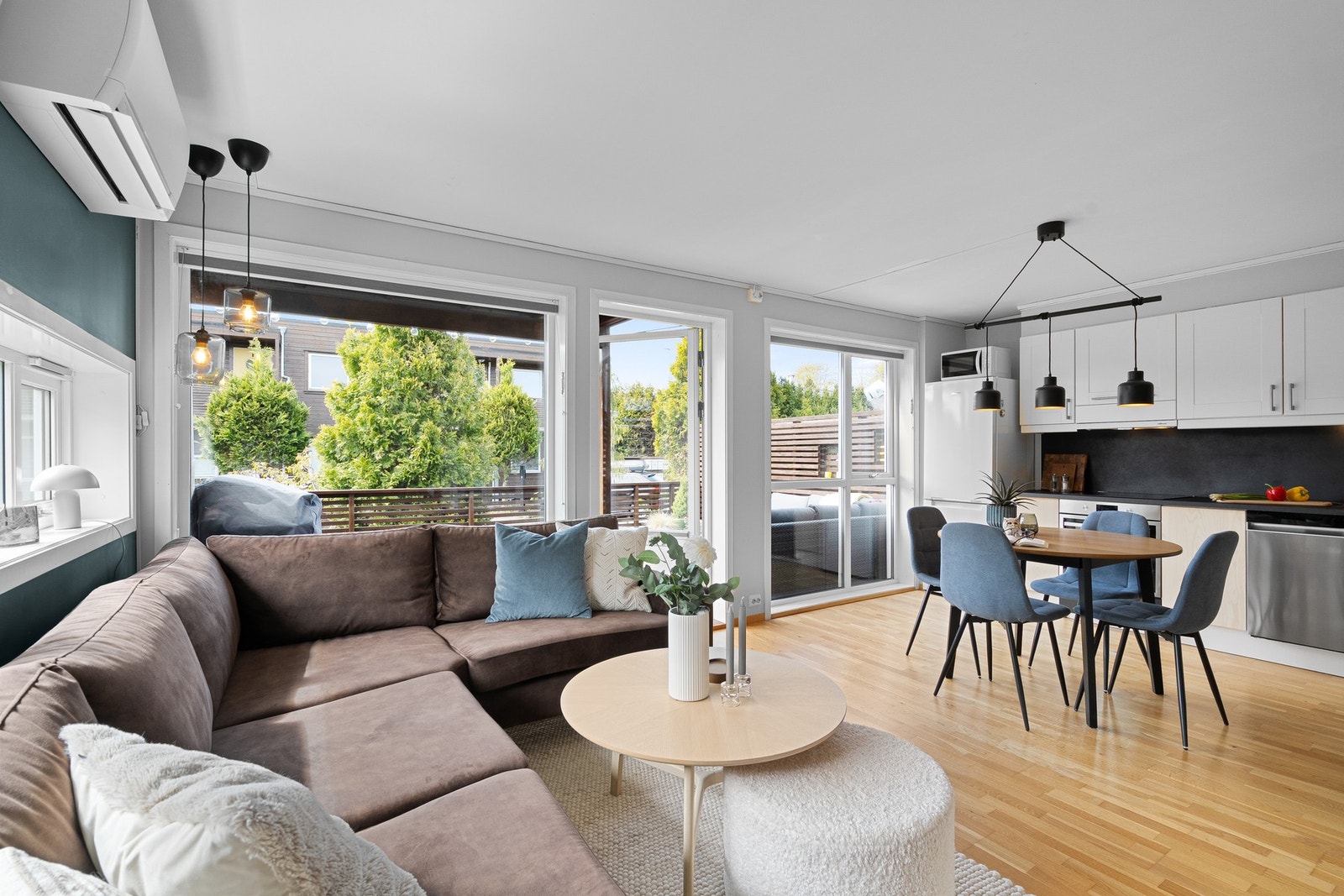 Michael R. Myhre presenterer Auglendsveien 18! | Fotograf Arve Gravdal. Galleribilde