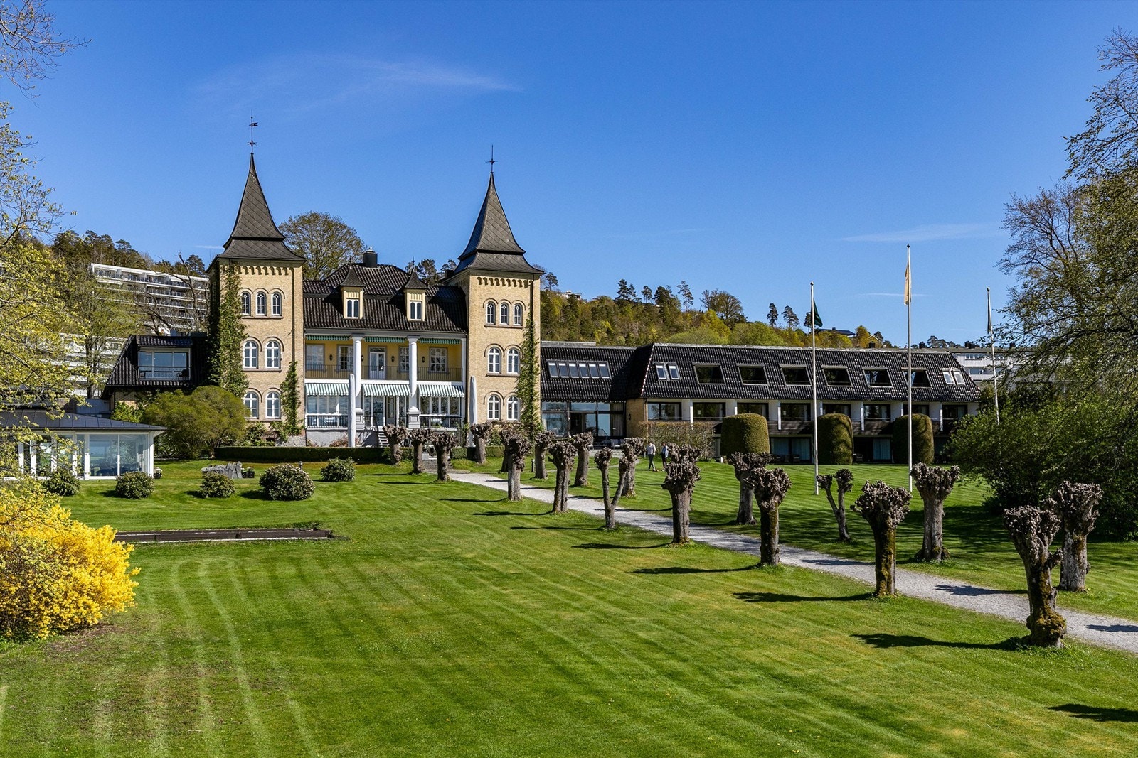I nabolaget inngår også ærverdige Refsnes Gods, med flott parkhage og tilbud for lokalmiljøet. Galleribilde