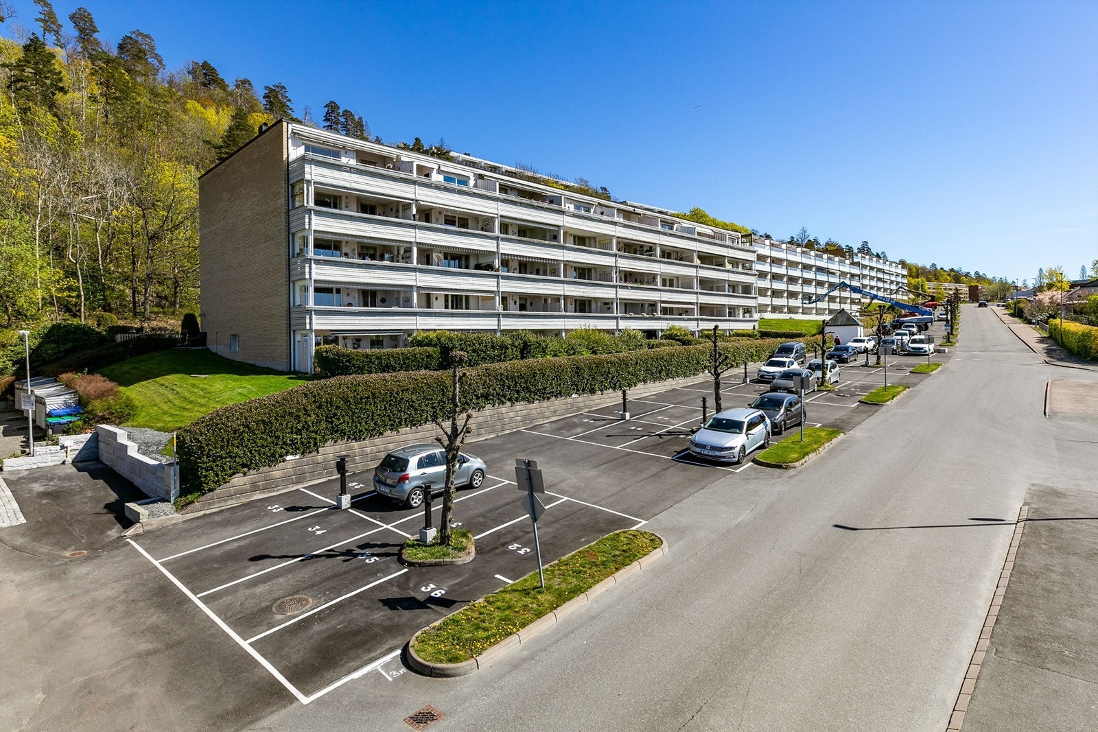 I veletablerte Refsnesalleen 2 borettslag inngår totalt 80 andelsleiligheter. Galleribilde