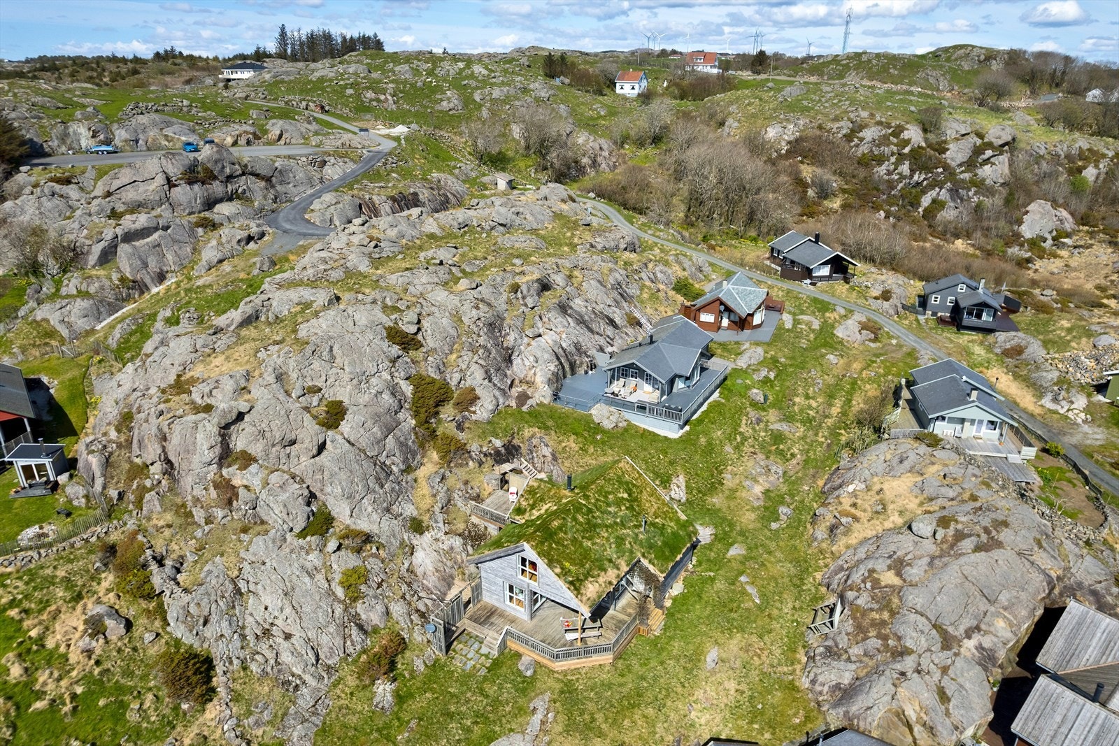 Fra hytta er det ca. 9 km til Egersund sentrum med butikker, kafeer og restauranter. Galleribilde