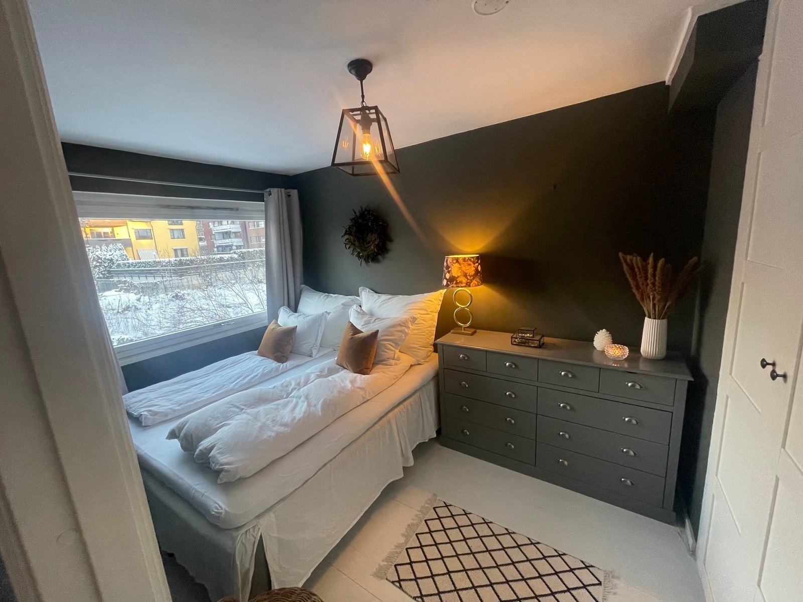 Soverom med garderobeplass Galleribilde