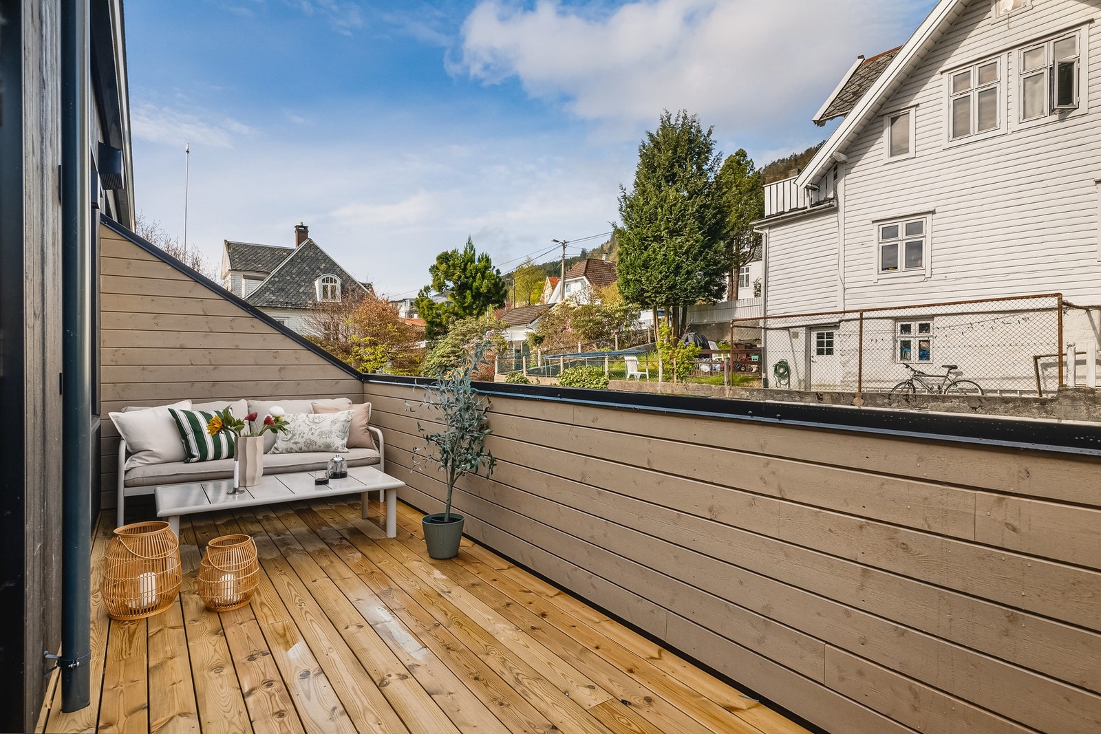 - Terrassen måler 12 kvm - Galleribilde