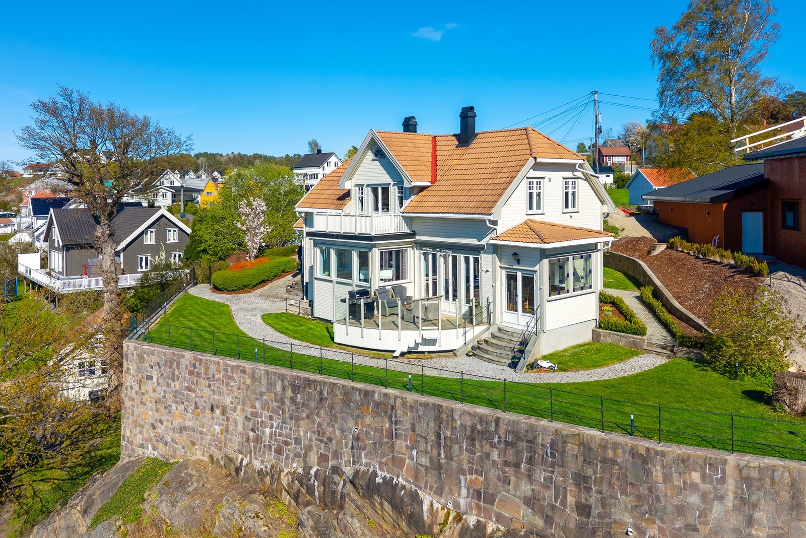 Meget fin beliggenhet med gode solforhold. Galleribilde