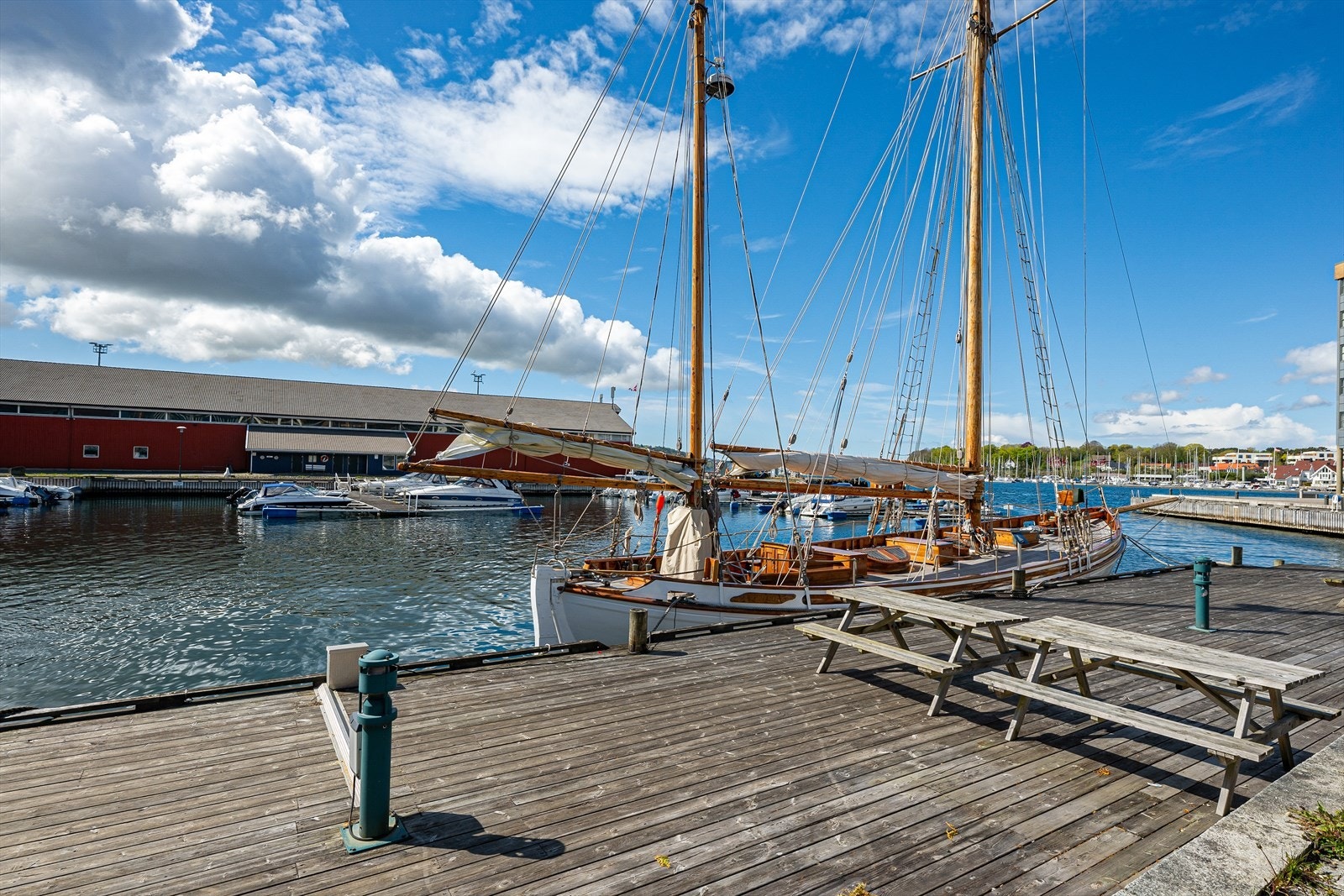 Her bor man sentralt til med maritim beliggenhet. Galleribilde