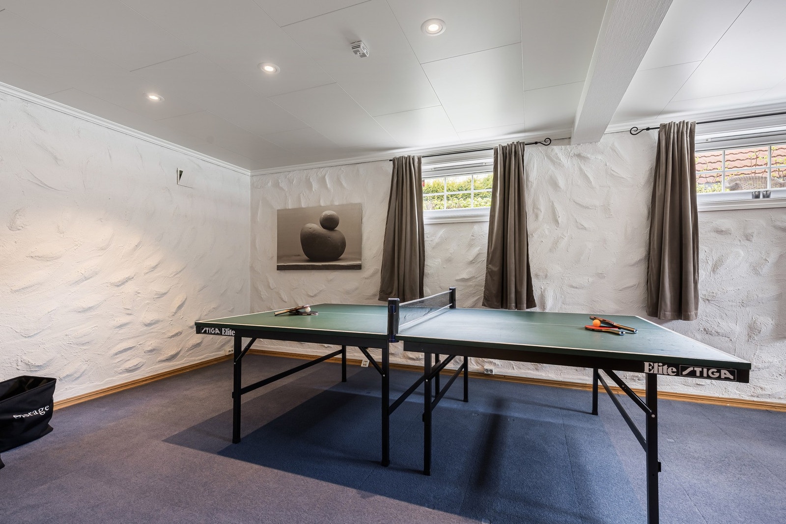 Treningsrom i kjelleren har i dag bordtennisbord Galleribilde