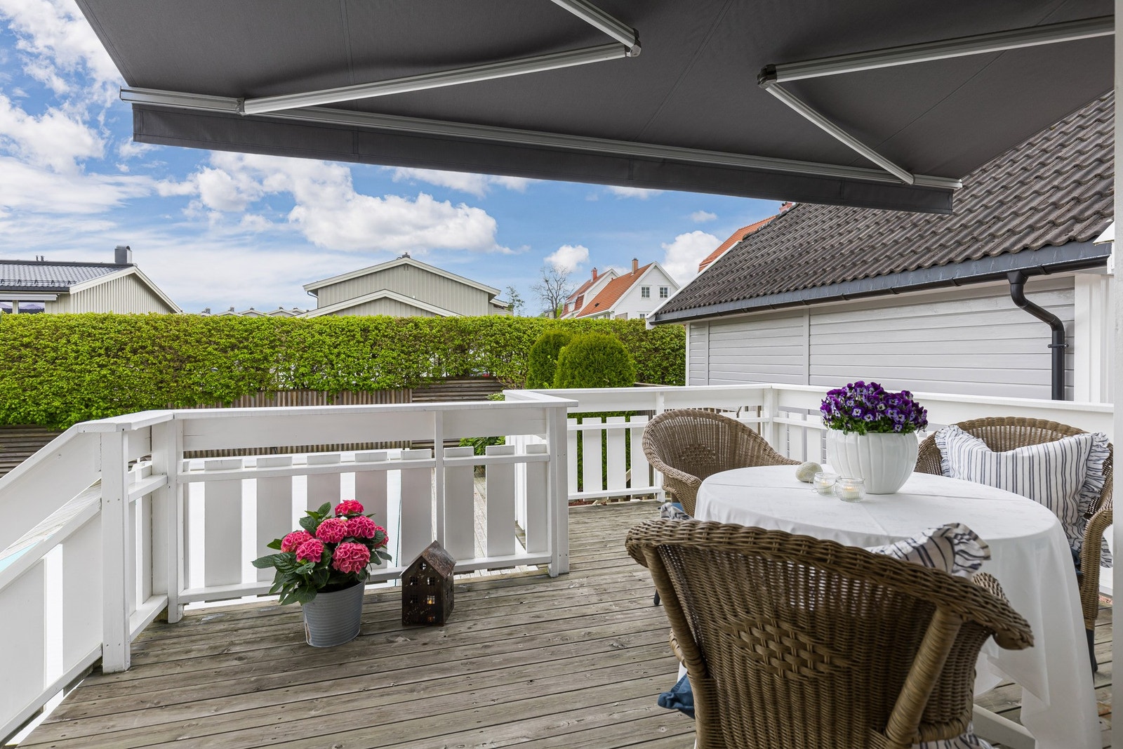 koselig terrasse på høyere nivå Galleribilde