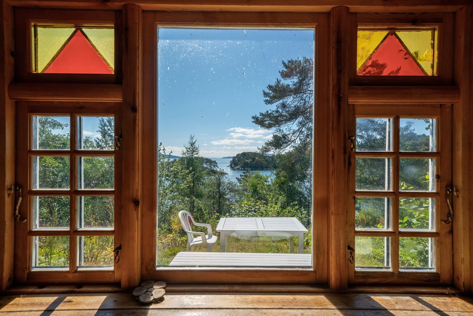 Utsikt over vågen fra kjøkkenet i Kårstuen. Galleribilde