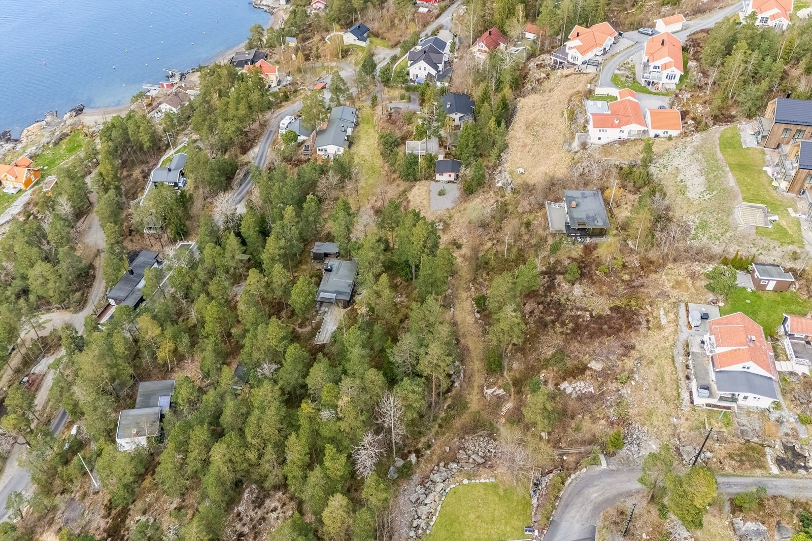 Området er godt tilknyttet med gangavstand til bussholdeplass og kun cirka ti minutters kjøring til Vestby togstasjon. Galleribilde