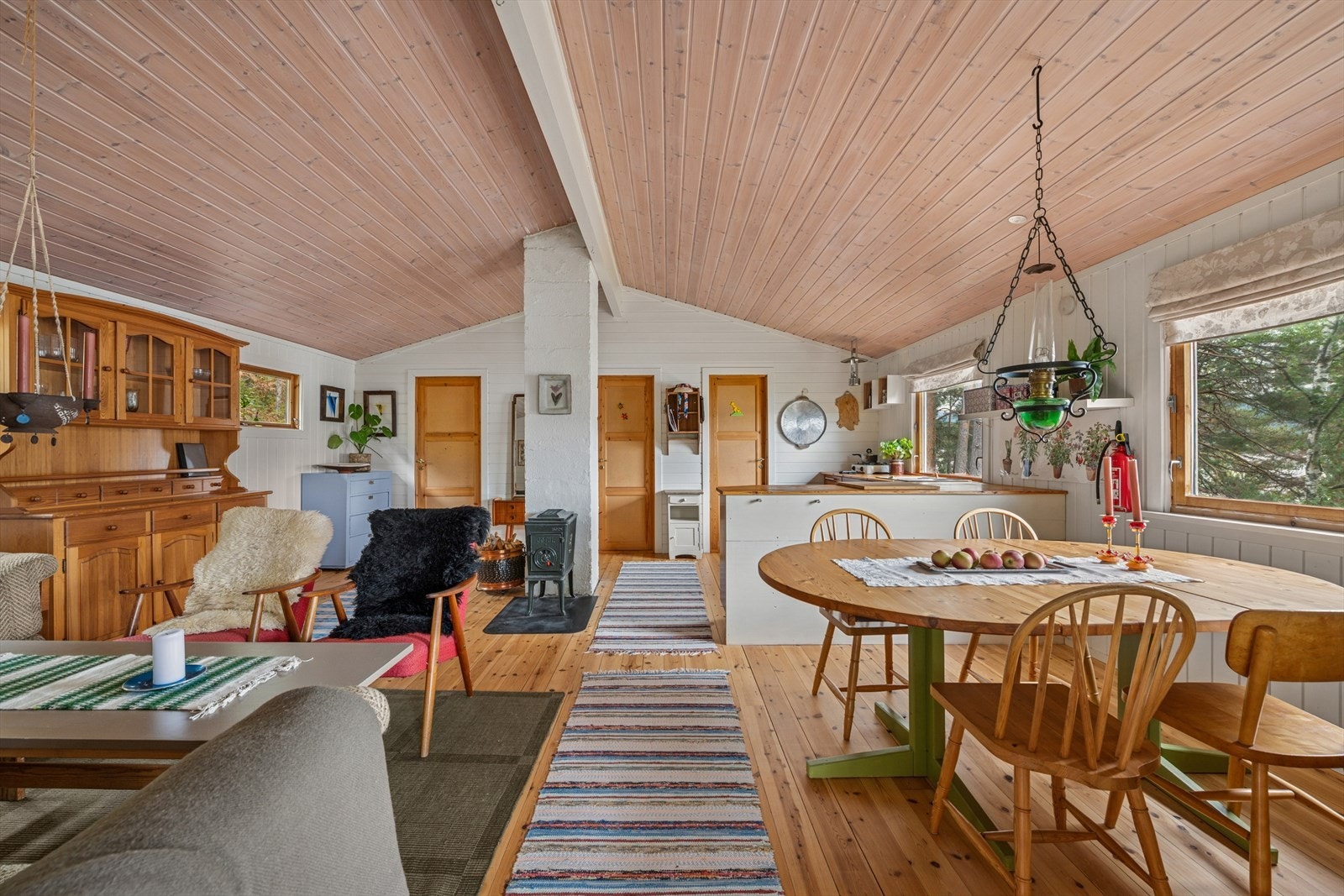 God takhøyde og utgang til terrasse. Galleribilde