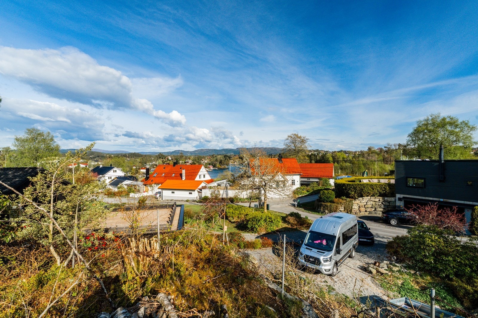 Utsikt fra nedre del av tomten Galleribilde