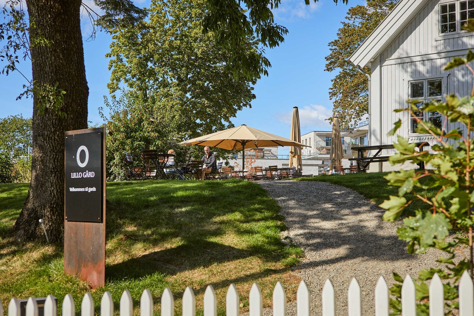 Lillo gård med hyggelige restauranter og butikker kun 5 min unna. Galleribilde