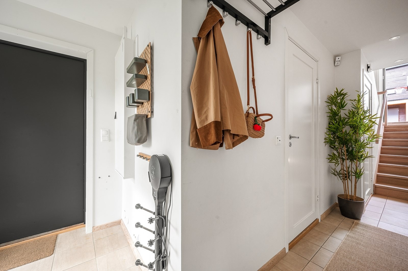 Flislagt entré med varmekabler. Galleribilde