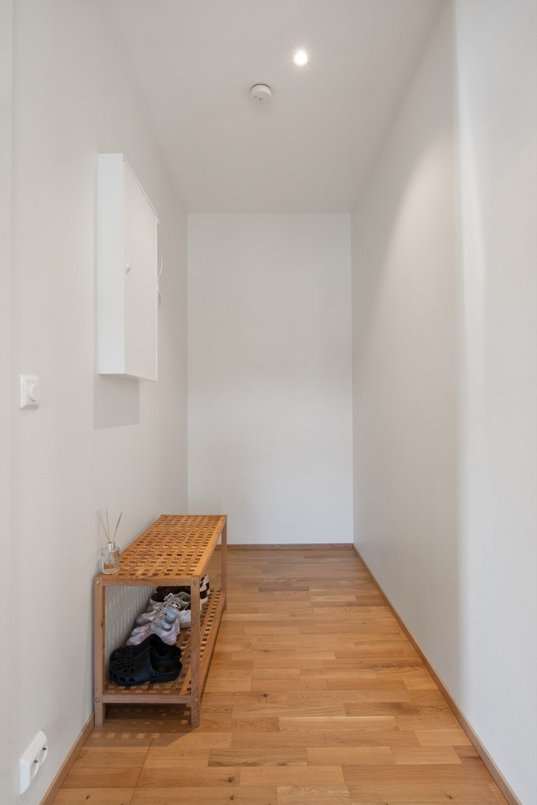 God plass til oppbevaringsmøbler i gang/ entrè Galleribilde