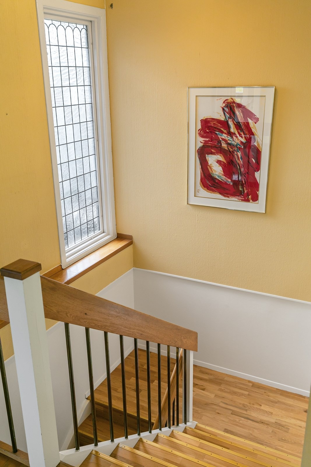 Hovedtrapp opp til 1.etg. Galleribilde