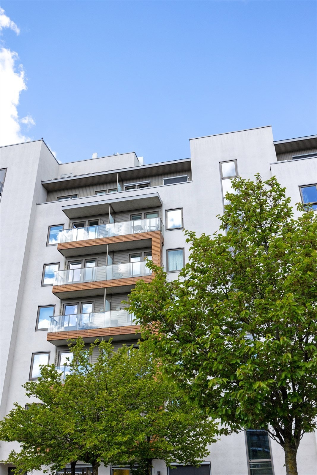 Bygget er fra 2014, og leiligheten har balansert ventilasjon for et godt inneklima. Galleribilde