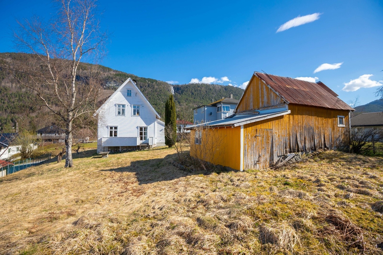Romsleg tomt med potensiale Galleribilde