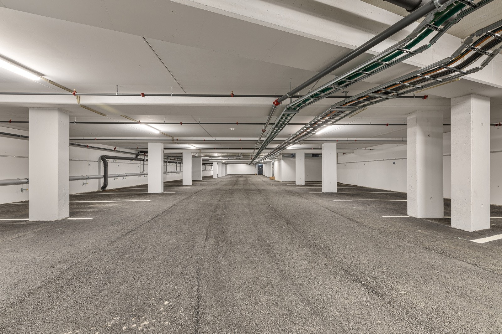 Felles garasjeanlegg under bygget - egen p-plass og bod medfølger. Galleribilde