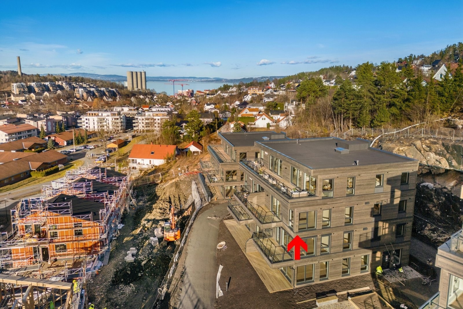 Sentral beliggenhet med kort vei til Slemmestad sentrum og Oslofjorden. Galleribilde