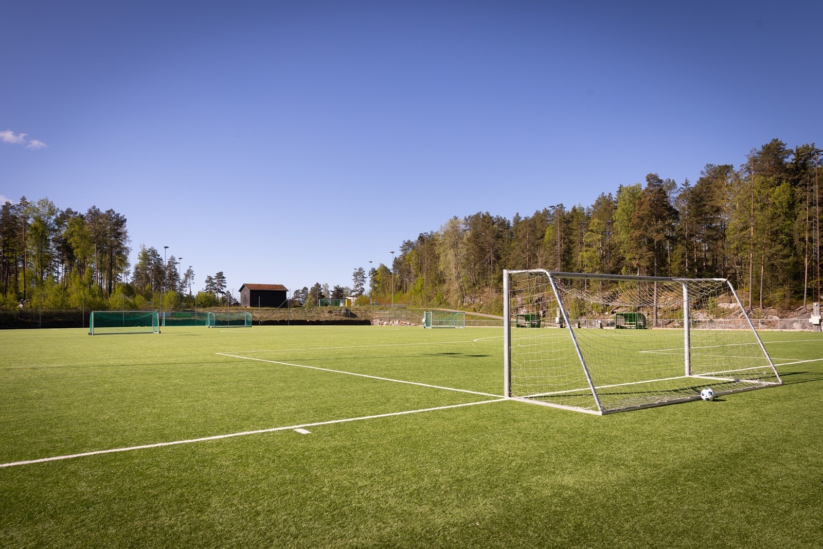 Sofiemyr idrettspark, med tilbud som fotball og friidrett, ligger kun 4 minutters gange unna. Galleribilde