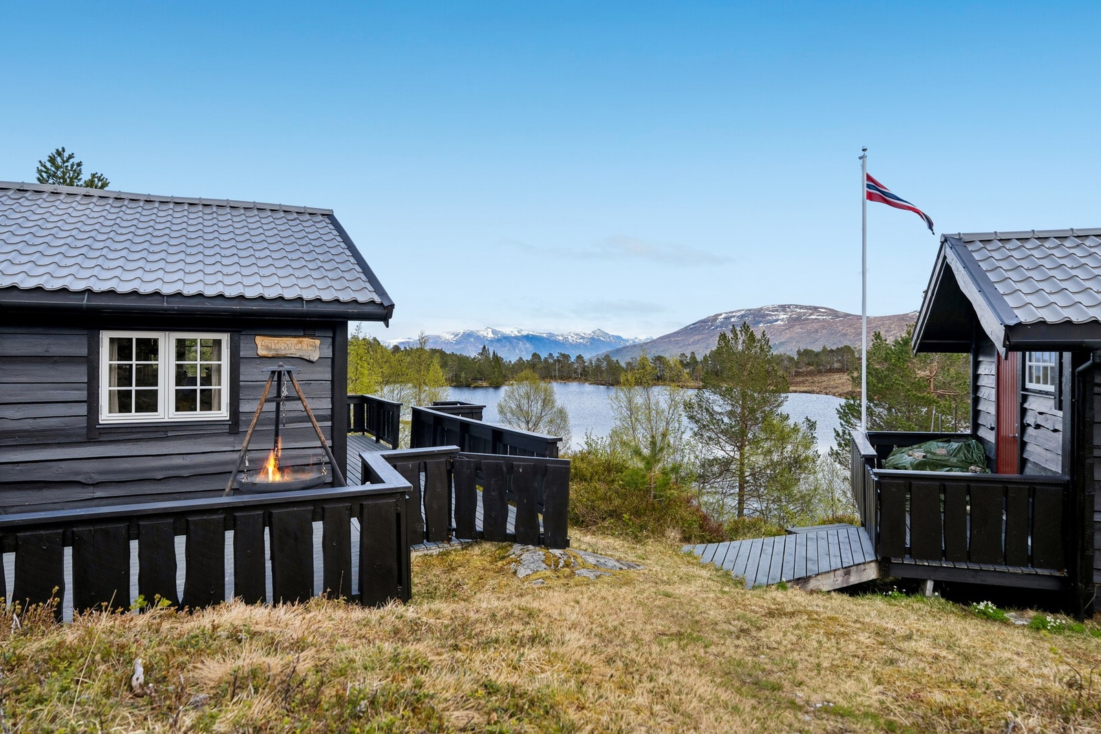 Oppgraderinger og vedlikehold er jevnlig gjennomført de senere årene, med blant annet ombygging av bod til anneks, oppgraderinger av solcelleanlegg, nye vinduer og flere innvendige forbedringer i både hytte og anneks. Galleribilde
