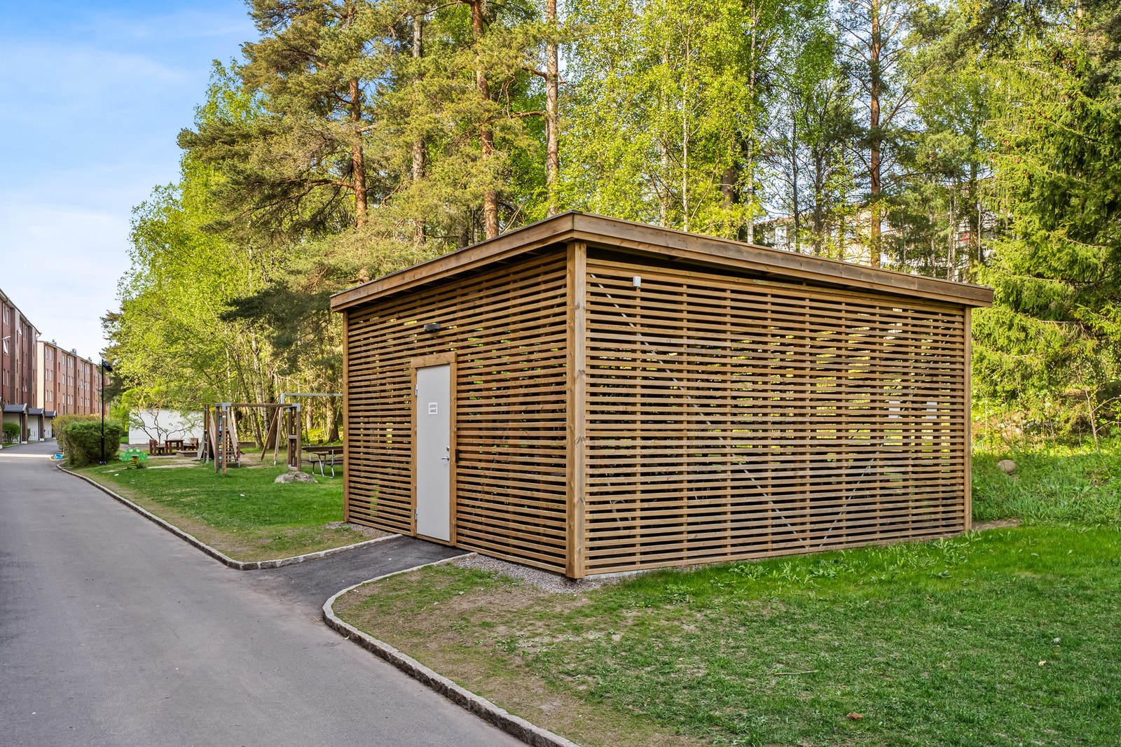 Borettslaget har felles sykkelboder for beboerne. Beboere har også tilgang på sykkelparkering i kjelleren. Galleribilde