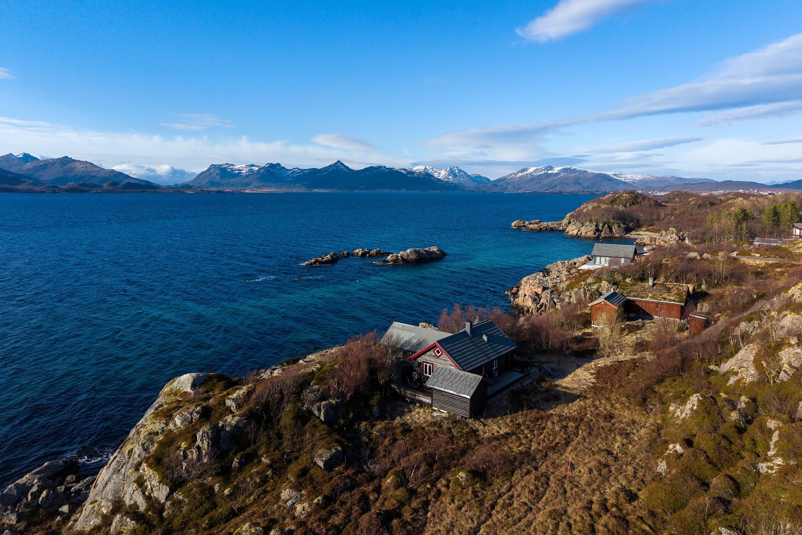Dette er en perfekt helårsplass som tilbyr fritidsaktiviteter både sommer som vinter. Galleribilde