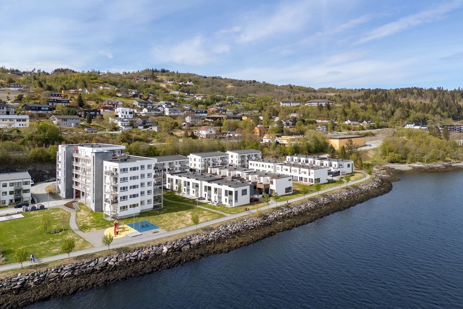 Om man er av den friluftsglade typen som liker å oppholde seg i skog og mark er Børsa et utmerket sted å bosette seg. Området rundt i Skaun kommune kan by på mange fine turer både sommer som vinter. Galleribilde
