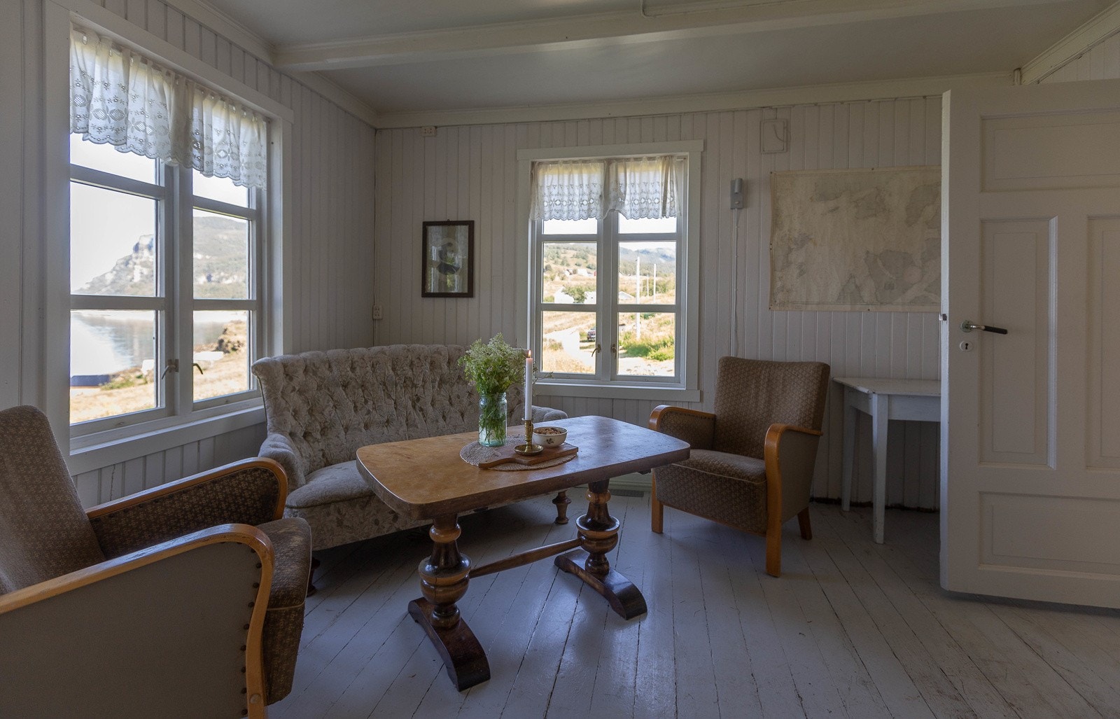 Møblene følger med på handelen. Galleribilde