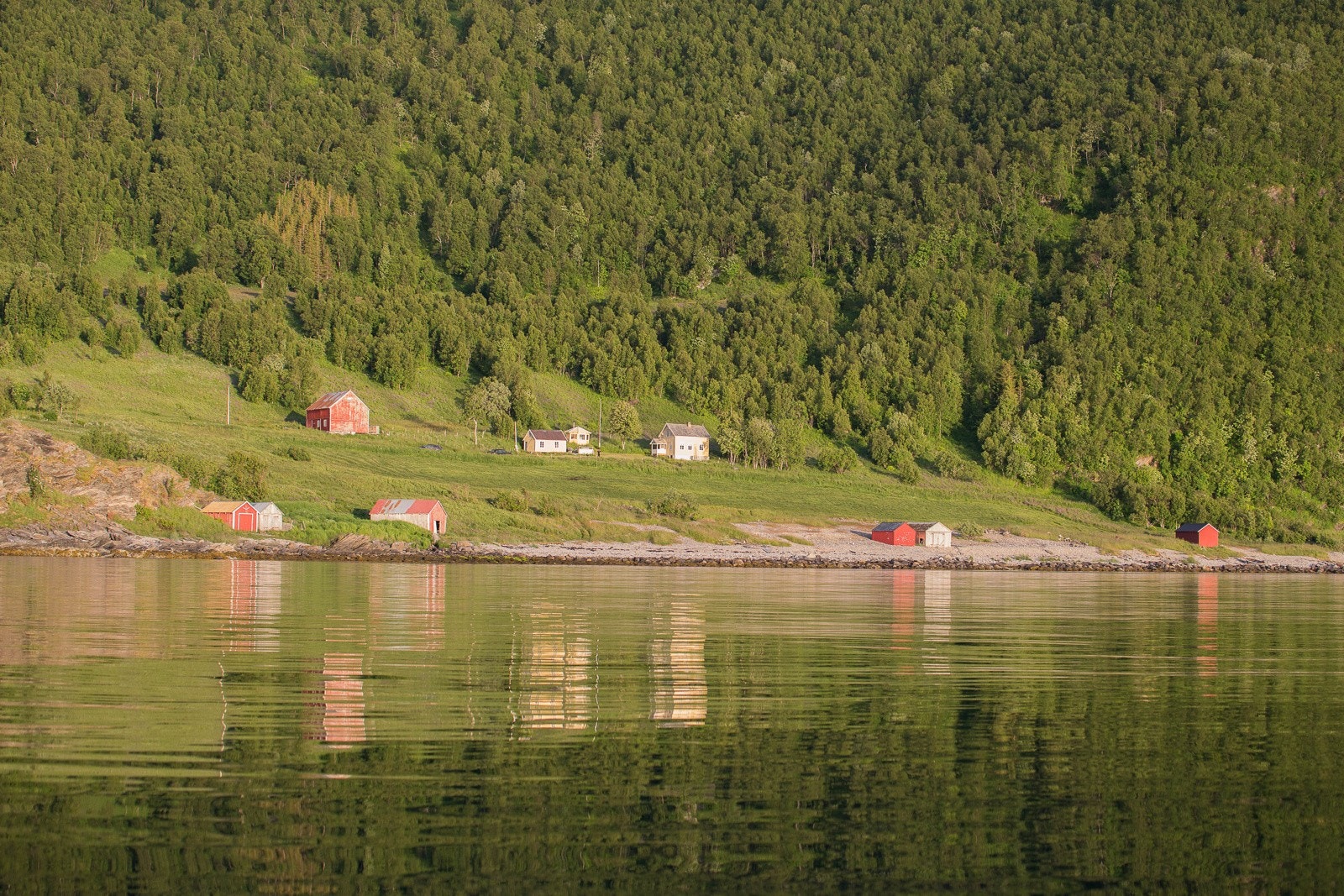 Arkivbilde, sett fra sjøen Galleribilde