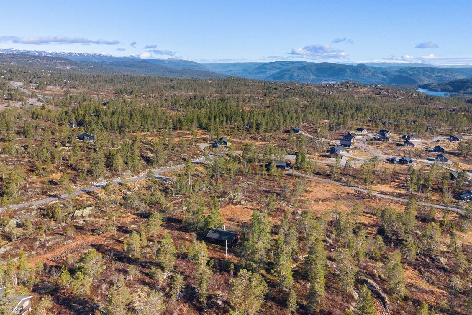 Her bor du med naturen tett på og gode muligheter for tur og friluftsliv hele året. Galleribilde