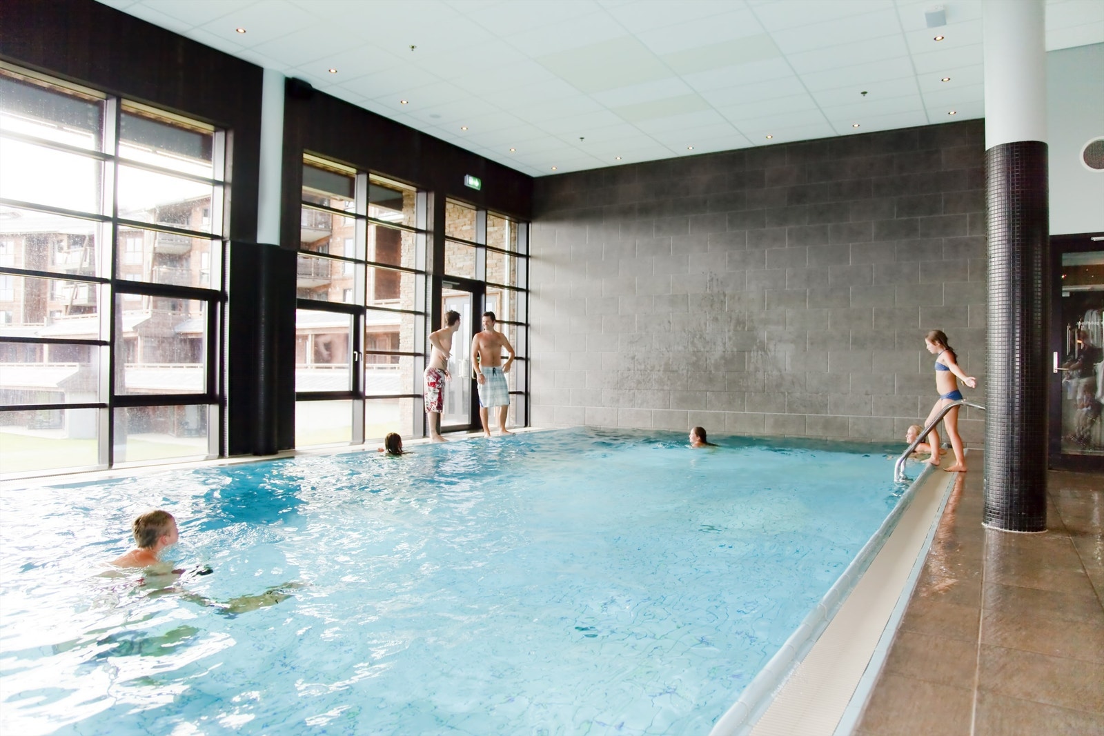 Som eier har man fri tilgang til hotellets familiebasseng Galleribilde