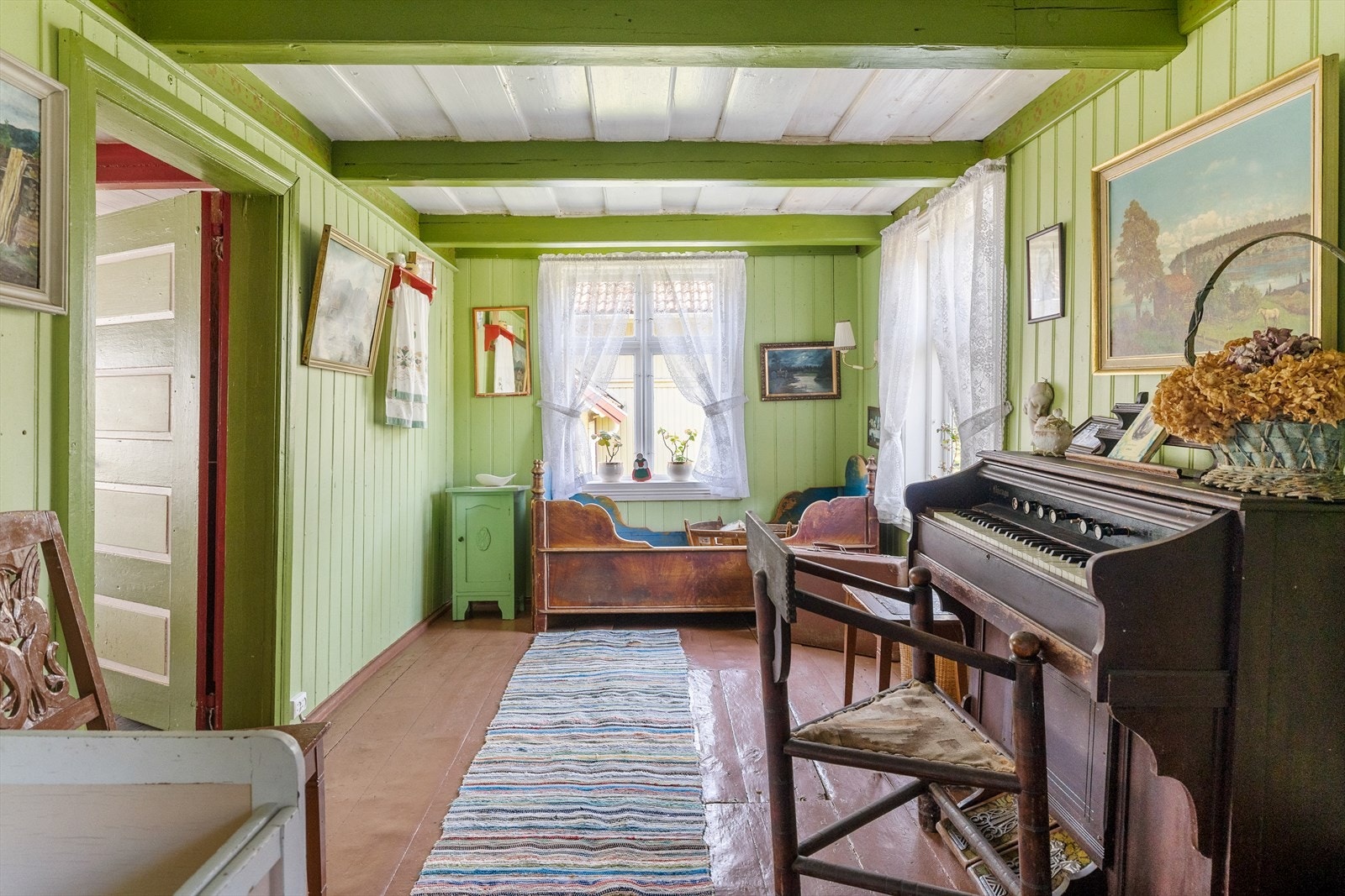 Soverom i gamlestua. Galleribilde
