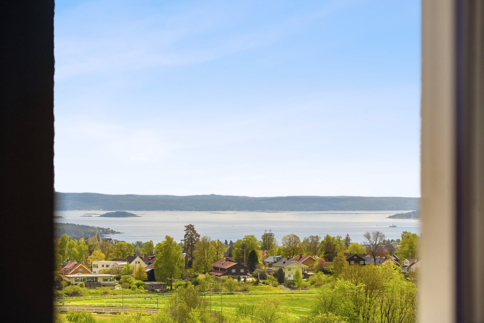 Alle leilighetens soverom har fantastisk utsikt mot Oslofjorden Galleribilde