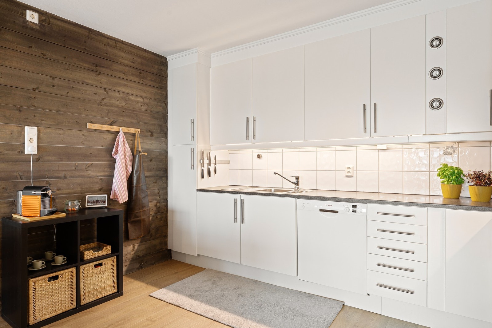 Folierte skrog med slette fronter. Galleribilde